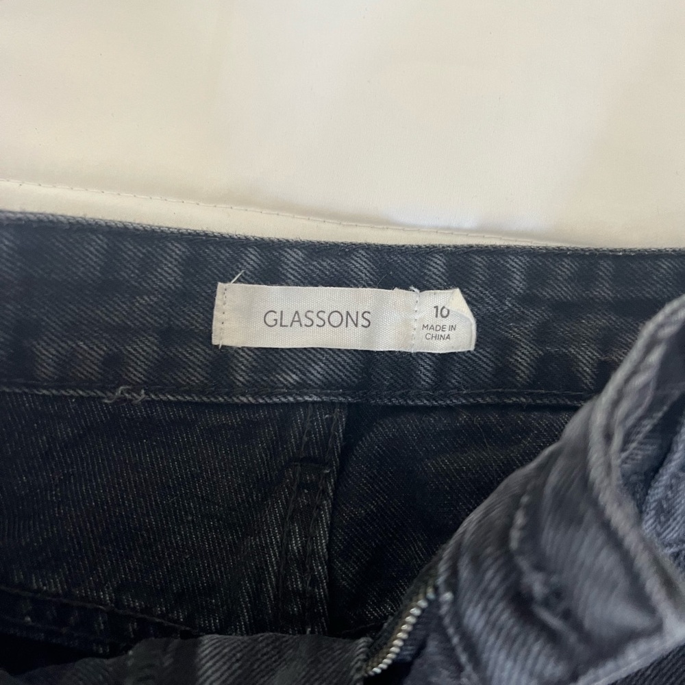 Black high rise jeans from glassons - Picture 3 of 4